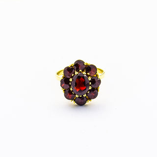 Ring aus 585 Gelbgold mit Granat, nachhaltiger second hand Schmuck perfekt aufgearbeitet