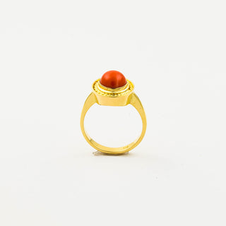 Ring aus 585 Gelbgold mit Koralle, nachhaltiger second hand Schmuck perfekt aufgearbeitet