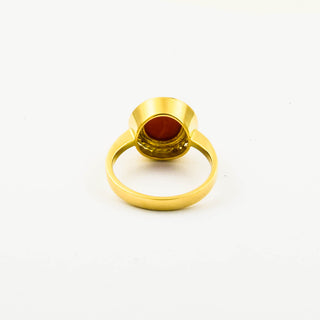 Ring aus 585 Gelbgold mit Koralle, nachhaltiger second hand Schmuck perfekt aufgearbeitet