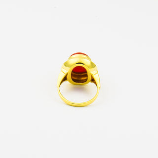 Ring aus 585 Gelbgold mit Koralle, nachhaltiger second hand Schmuck perfekt aufgearbeitet