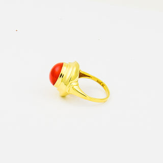 Ring aus 585 Gelbgold mit Koralle, nachhaltiger second hand Schmuck perfekt aufgearbeitet