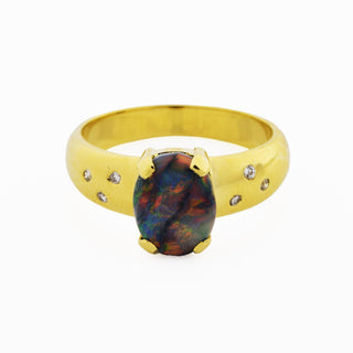 Ring aus 750 Gelbgold mit Opal und Brillant, nachhaltiger second hand Schmuck perfekt aufgearbeitet
