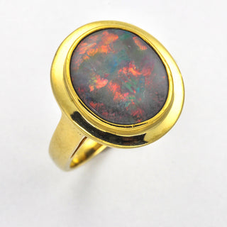 Ring aus 585 Gelbgold mit Opal, hochwertiger second hand Schmuck perfekt aufgearbeitet