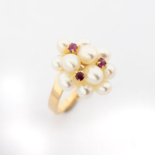 Ring aus 585 Gelbgold mit Perle und Rubin, vintage, nachhaltiger second hand Schmuck perfekt aufgearbeitet