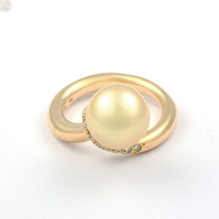 Perlenring aus 750 Gelbgold mit Brillant, nachhaltiger second hand Schmuck perfekt aufgearbeitet