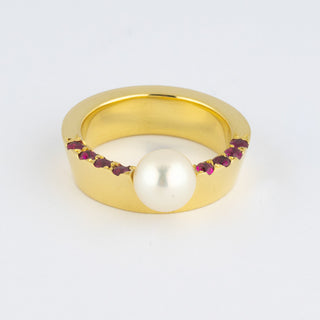 Rubinring aus 750 Gelbgold mit Perle, nachhaltiger second hand Schmuck perfekt aufgearbeitet