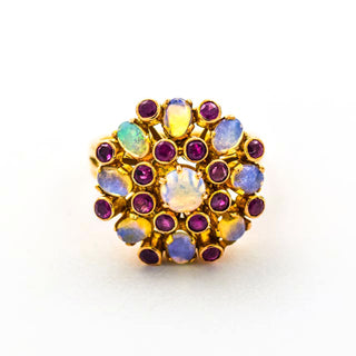 Rubinring aus 585 Gelbgold mit Opal, nachhaltiger second hand Schmuck perfekt aufgearbeitet