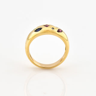 Rubinring aus 585 Gelbgold mit Saphir und Smaragd, nachhaltiger second hand Schmuck perfekt aufgearbeitet