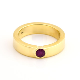 Rubinring aus 585 Gelbgold, nachhaltiger second hand Schmuck perfekt aufgearbeitet