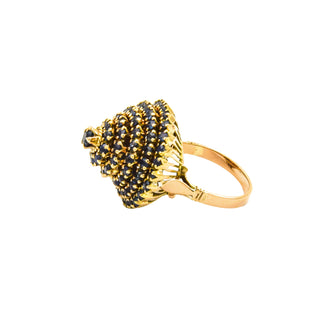 Ring aus 585 Gelbgold mit Saphir, nachhaltiger second hand Schmuck perfekt aufgearbeitet