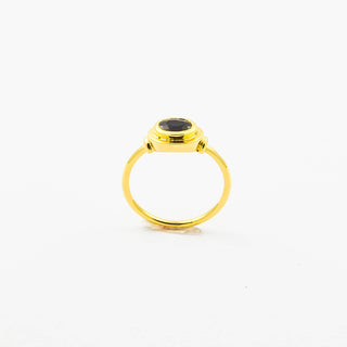 Ring aus 585 Gelbgold mit Saphir, nachhaltiger second hand Schmuck perfekt aufgearbeitet