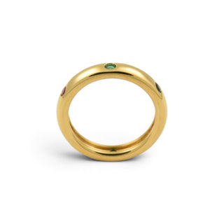 Saphirring aus 750 Gelbgold mit Rubin und Smaragd, nachhaltiger second-hand Schmuck perfekt aufgearbeitet