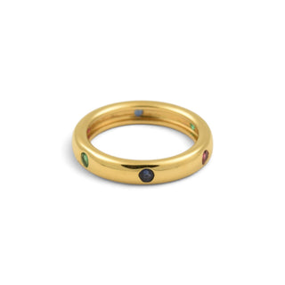 Saphirring aus 750 Gelbgold mit Rubin und Smaragd, nachhaltiger second-hand Schmuck perfekt aufgearbeitet