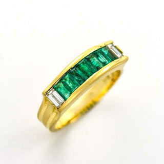 Smaragdring aus 750 Gelbgold mit Diamant, nachhaltiger second hand Schmuck perfekt aufgearbeitet