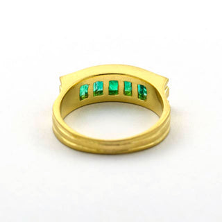Smaragdring aus 750 Gelbgold mit Diamant, nachhaltiger second hand Schmuck perfekt aufgearbeitet
