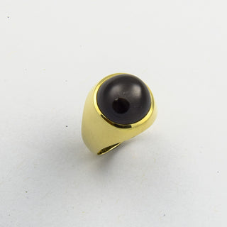 Ring aus 585 Gelbgold mit Sterndiopsid, nachhaltiger second hand Schmuck perfekt aufgearbeitet