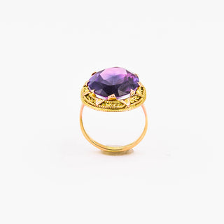Ring aus 585 Gelbgold mit synthetischem Stein, nachhaltiger second hand Schmuck perfekt aufgearbeitet