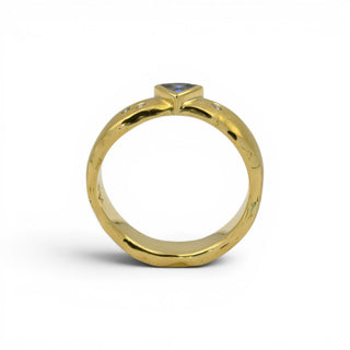 Ring aus 750 Gelbgold mit Tansanit und Brillant, nachhaltiger second-hand Schmuck perfekt aufgearbeitet