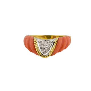 Korallenring aus 750 Gelb- und Weißgold mit Diamant, nachhaltiger second-hand Schmuck perfekt aufgearbeitet