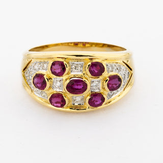 Rubinring aus 750 Gelb- und Weißgold mit Brillant, nachhaltiger second hand Schmuck perfekt aufgearbeitet