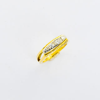 Ring aus 585 Gelb- und Weißgold mit Brillant, nachhaltiger second hand Schmuck perfekt aufgearbeitet