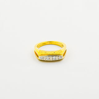 Ring aus 585 Gelb- und Weißgold mit Brillant, nachhaltiger second hand Schmuck perfekt aufgearbeitet