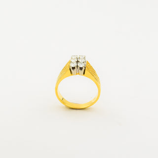 Ring aus 750 Gelb- und Weißgold mit Brillant, nachhaltiger second hand Schmuck perfekt aufgearbeitet