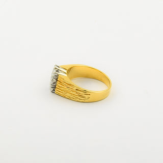 Ring aus 750 Gelb- und Weißgold mit Brillant, nachhaltiger second hand Schmuck perfekt aufgearbeitet