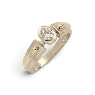 Brillantring aus 750 Gelb- und Weißgold, nachhaltiger second-hand Schmuck perfekt aufgearbeitet