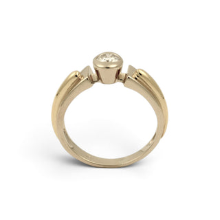 Brillantring aus 750 Gelb- und Weißgold, nachhaltiger second-hand Schmuck perfekt aufgearbeitet