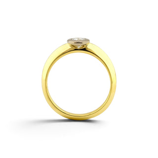 Brillantring aus 750 Gelb- und Weißgold, nachhaltiger second-hand Schmuck perfekt aufgearbeitet