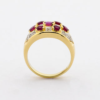 Rubinring aus 750 Gelb- und Weißgold mit Brillant, nachhaltiger second hand Schmuck perfekt aufgearbeitet