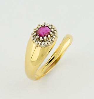 Rubinring aus 750 Gelb- und Weißgold mit Diamant, nachhaltiger second hand Schmuck perfekt aufgearbeitet