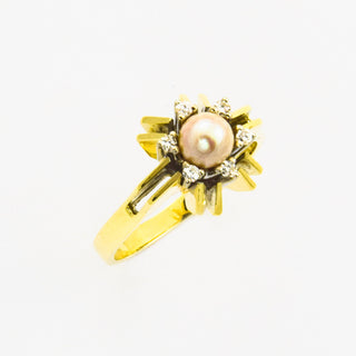 Ring aus 585 Gelb- und Weißgold mit Perle und Brillant, nachhaltiger second hand Schmuck perfekt aufgearbeitet