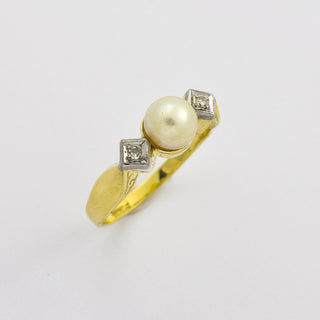 Ring aus 585 Gelb- und Weißgold mit Perle und Diamant, hochwertiger second hand Schmuck perfekt aufgearbeitet