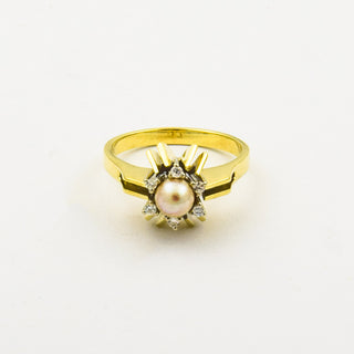 Ring aus 585 Gelb- und Weißgold mit Perle und Brillant, nachhaltiger second hand Schmuck perfekt aufgearbeitet