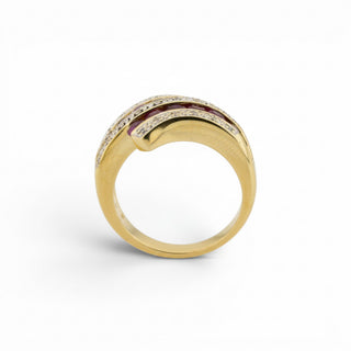 Rubinring aus 585 Gelb- und Weißgold mit Diamant, nachhaltiger second-hand Schmuck perfekt aufgearbeitet