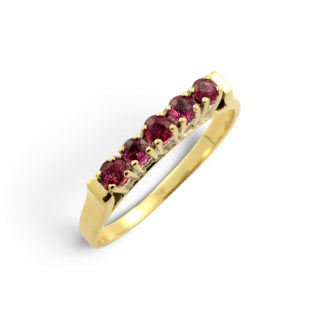 Ring aus 585 Gelb- und Weißgold mit Rubin, nachhaltiger second-hand Schmuck perfekt aufgearbeitet