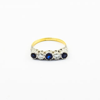 Ring aus 585 Gelb- und Weißgold mit Saphir und Brillant, nachhaltiger second hand Schmuck perfekt aufgearbeitet