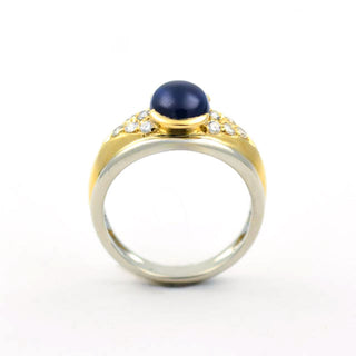 Saphirring aus 750 Gelb- und Weißgold mit Brillant, nachhaltiger second hand Schmuck perfekt aufgearbeitet