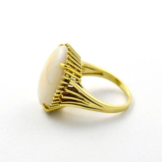 Ring aus 585 Gold mit Opal, nachhaltiger second hand Schmuck perfekt aufgearbeitet