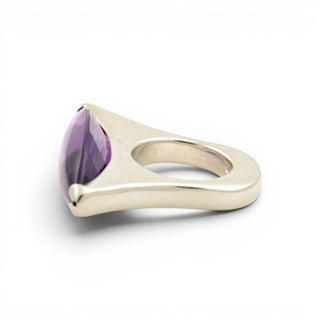 Ring aus 925 Silber mit Amethyst, nachhaltiger second hand Schmuck perfekt aufgearbeitet