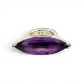 Ring aus 925 Silber mit Amethyst, nachhaltiger second hand Schmuck perfekt aufgearbeitet
