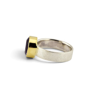 Ring aus 925 Silber/Gold mit Amethyst, nachhaltiger second-hand Schmuck perfekt aufgearbeitet