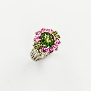 Ring aus 750 Weißgold mit Turmalin, nachhaltiger second hand Schmuck perfekt aufgearbeitet