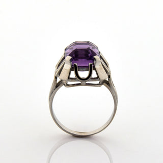 Ring aus 585 Weißgold mit Amethyst, nachhaltiger second hand Schmuck perfekt aufgearbeitet