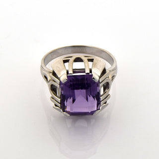 Ring aus 585 Weißgold mit Amethyst, nachhaltiger second hand Schmuck perfekt aufgearbeitet