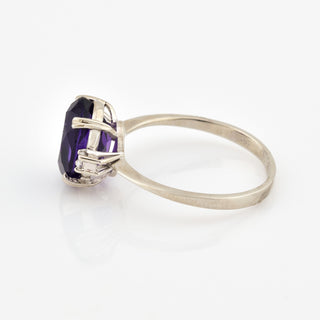 Ring aus 750 Weißgold mit Amethyst und Brillant, nachhaltiger second hand Schmuck perfekt aufgearbeitet