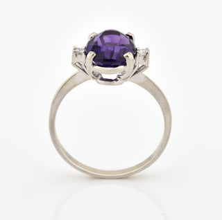 Ring aus 750 Weißgold mit Amethyst und Brillant, nachhaltiger second hand Schmuck perfekt aufgearbeitet