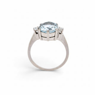 Ring aus 585 Weißgold mit Aquamarin und Brillant, nachhaltiger second-hand Schmuck perfekt aufgearbeitet